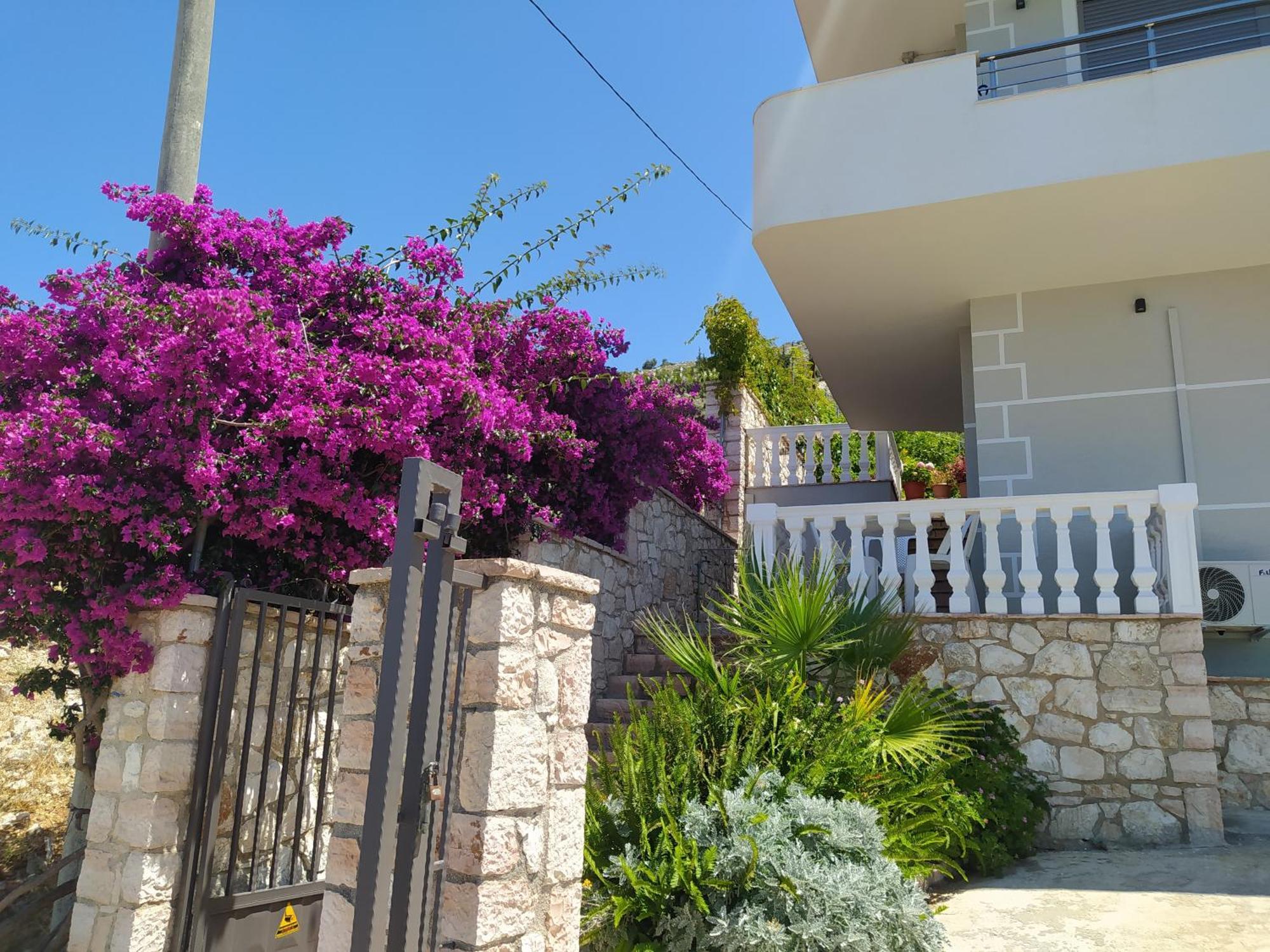 Villa Alimema Sarande Luaran gambar
